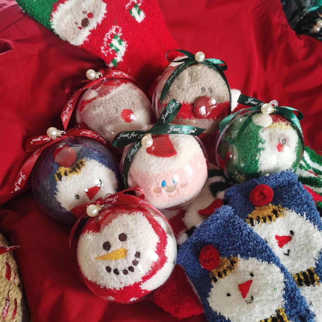 Chaussettes Boule de Noël en Polaire Corail pour Femmes - Prêtes pour l'Hiver, Résistantes au Froid, Chaussettes de Nuit Mi-Mollet Doublées Polaire, Cadeau de Noël Parfait.