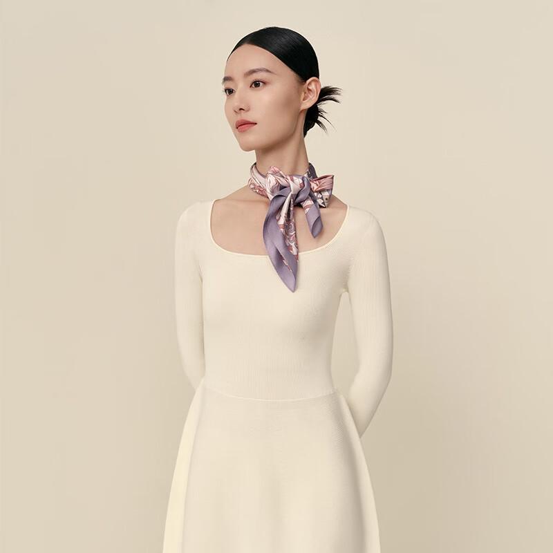 

Wanshili 100% Mulberry Silk Double-Sided Print Scarf Gift Box