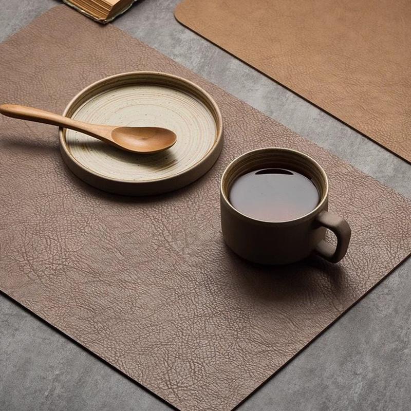 Retro PU Kožené Podložky pod Nádobí Vodotěsné a Olejoodolné Stolní Podložky Západní Restaurace Tepelně Izolační Podložky