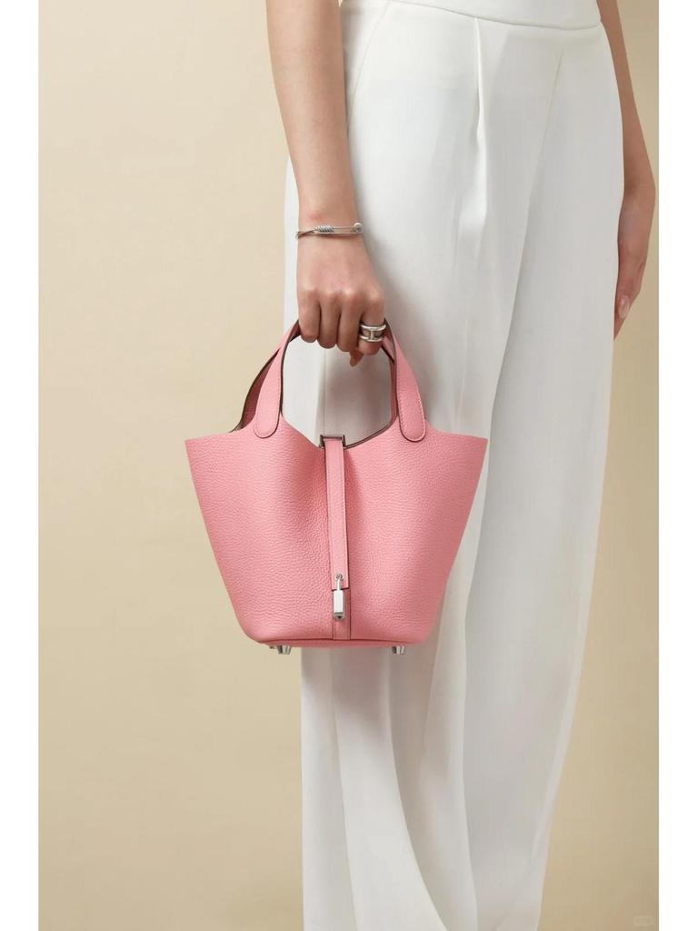 Bolso de Mano para Mujer con Grano de Lichi: Bolso Cubo Versátil, de Alta Gama y de Moda 2025