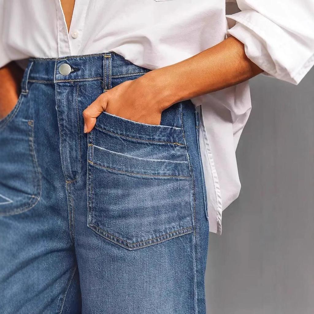 Mid-Waist Wide-Leg Plus Size Retro Washed Cropped Jeans with Frayed Hem and Slant Pockets
