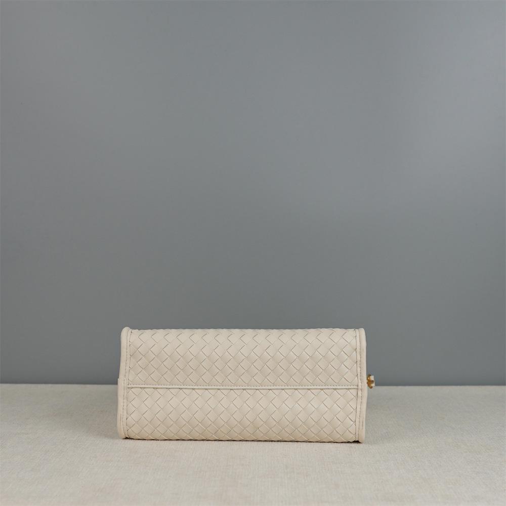 Women's 2026 Fashionable Woven Cowhide Shoulder Bag - Versatile & Simple Design