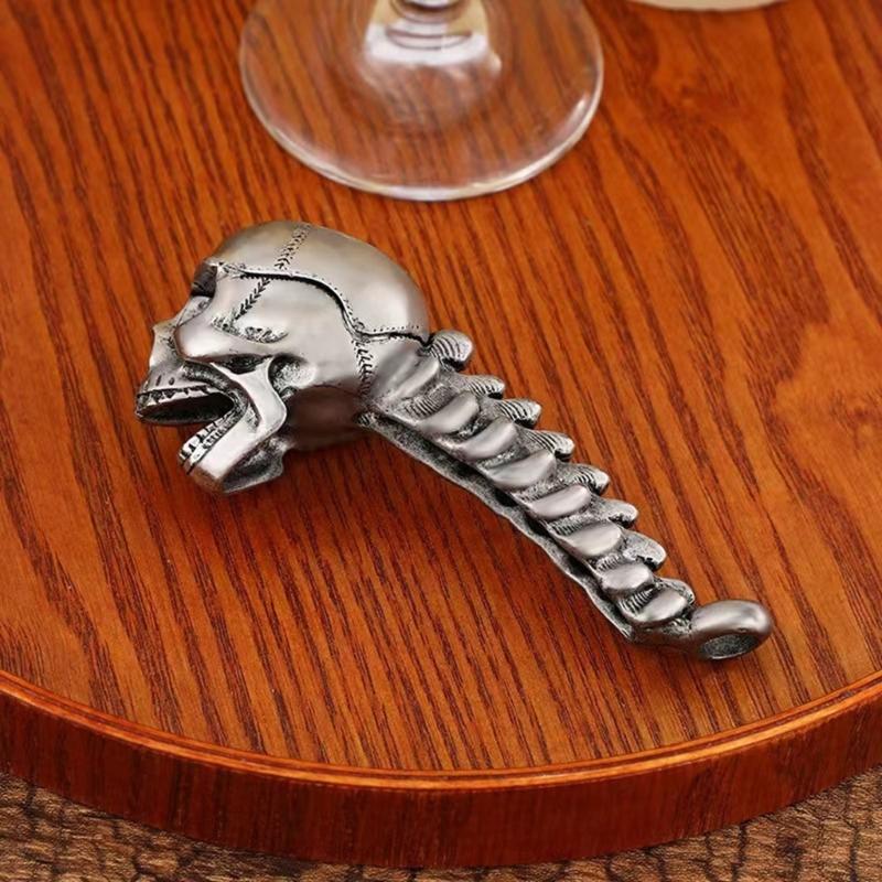 Schedelvormige Bierflesopener Aluminiumlegering Textuur Bierdoppenopener Kampeergereedschap voor Diverse Soorten Koude Dranken