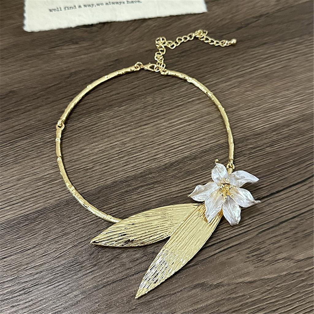 Tooxika Heavy Duty Exaggerated Design Metal Blade Oil Drop Warbler Tail Flower Collar Fashion Temperament Collarbone Chain Necklace