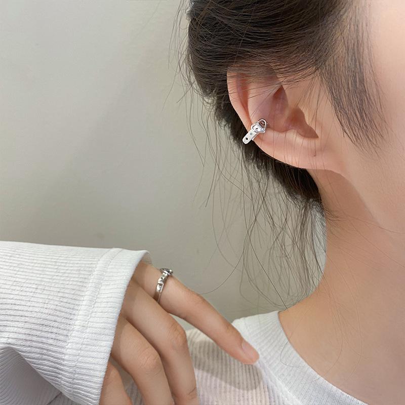 Korean Heart Buckle Ear Clip - Fashionable No-Pierce 925 Sweet Earring, Student Trendy Style