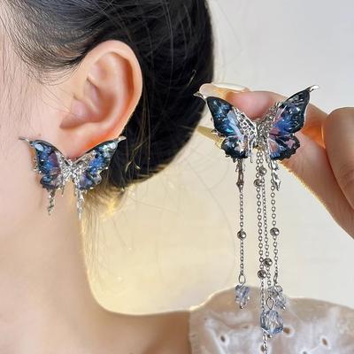 Asymmetrische Rote Schmetterling Quasten Ohrringe