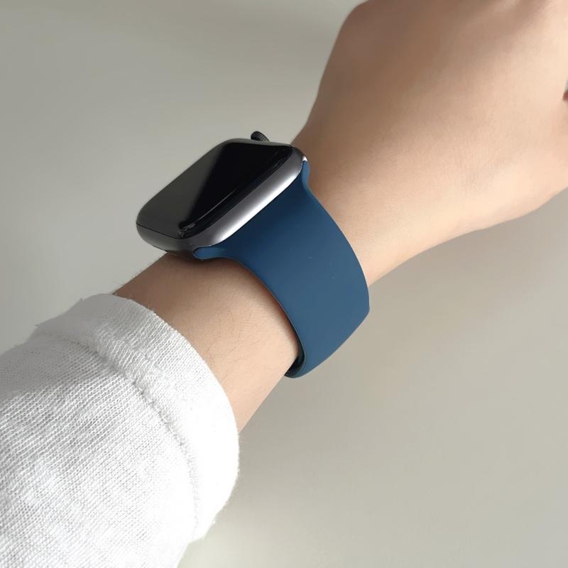 Straps For Watch 10 46 Mm 49mm 44 Mm 45mm 40mm 42mm 41mm 38mm Sport Bracelet iWatch Series 9 8 7 SE Ultra 2 Silicone Band