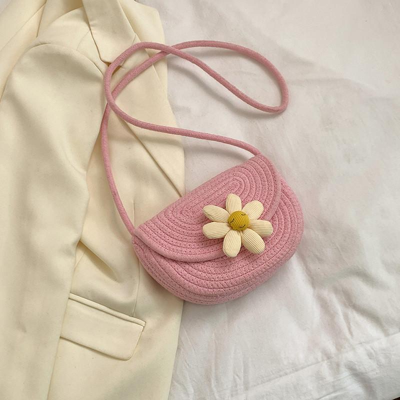 

Casual Woven Shoulder Bag For Women In Trendy Colors Perfect For Beach And Everyday рожевий