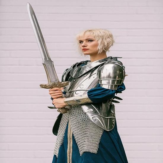 Female Paladin Armor Set Medieval Knight Costume for Women LARP Steel Body Fantasy Cosplay Suit Chainmail Dress Gift for Her