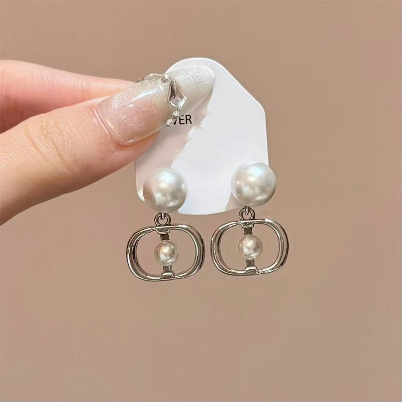 2025 Women s Pearl & Letter Stud Earrings: New Style, Personalized, Versatile, Lightweight Luxury, Simple Dangle Ear Accessories