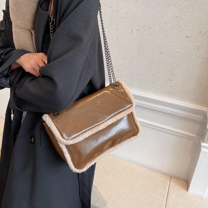 

Новая женская сумка-цепочка под мышкой в корейском модном тренде, в зарубежном стиле, сумка-мессенджер, сумка на плечо, модная сумка-мессенджер 28*11*20 коричневый