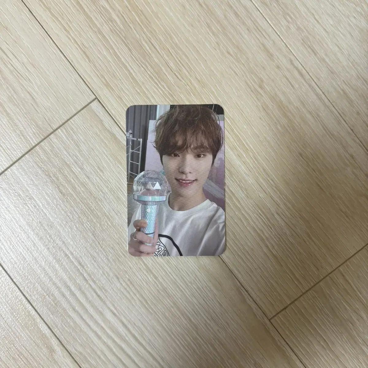 

Seventeen Carat Zone Photocard Lee Chan