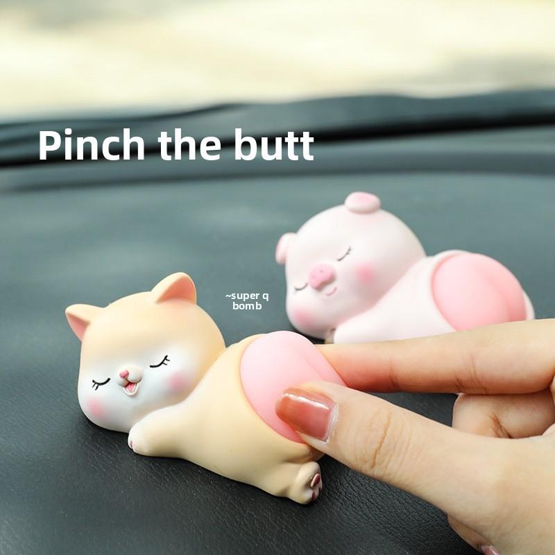 Animal Car Decor Resin Playful Bunny Car Accessory Ideal For Gift Giving And Celebrations