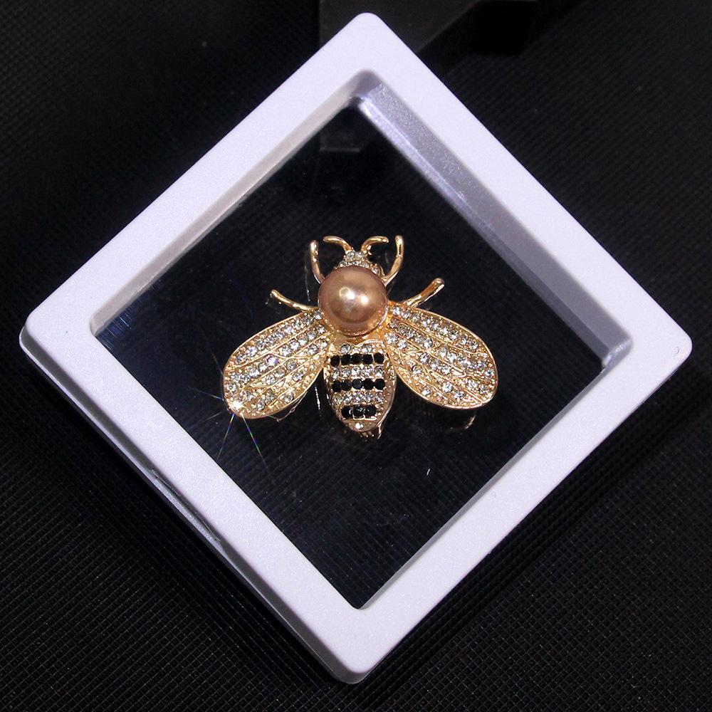 Exquisite Pearl Scarf Buckle: Rhinestone Butterfly Brooch & Bow