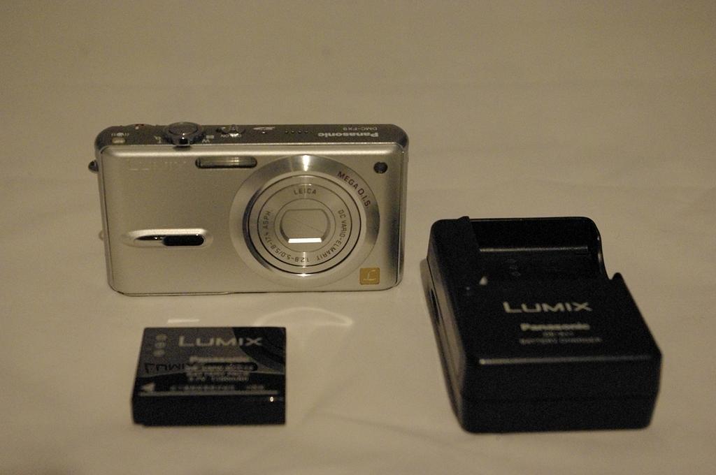Panasonic Lumix Silky Silver DMC-FX9-S