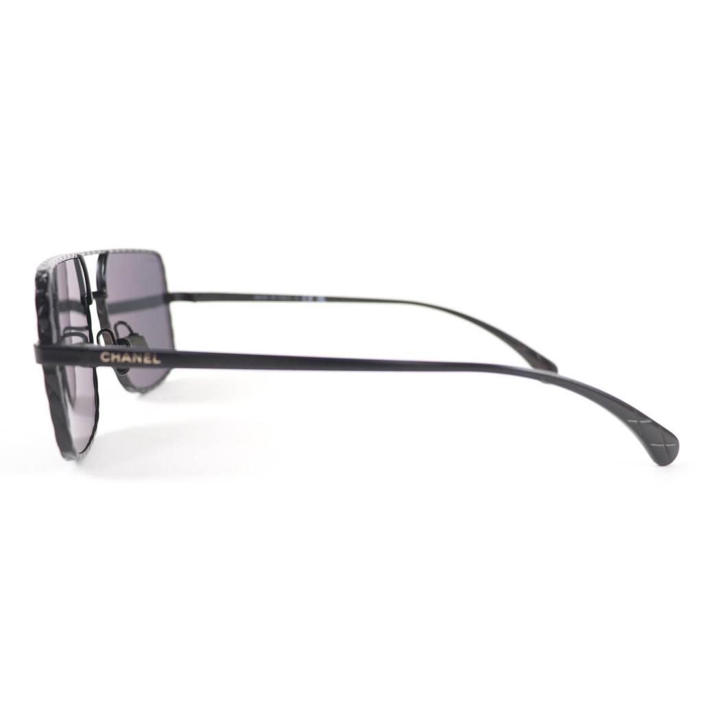 Pristine CHANEL Pilot Sunglasses Logo Matelassé Double Bridge black Women 4294 Used