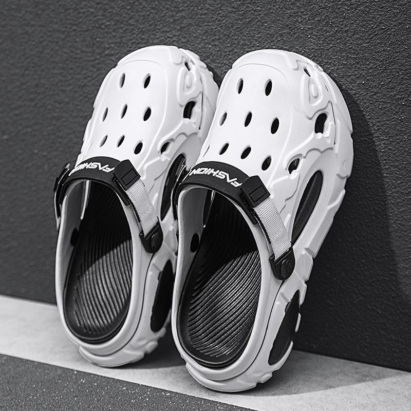Fashion Clogs Men Sandals Lightweight Breathable Slip-On Sandals Non-Slip Water Shoes for Summer Beach Sandals