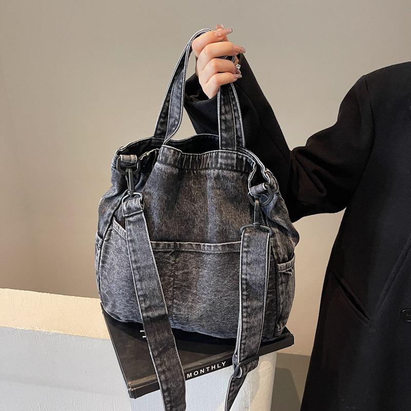 New niche versatile shoulder messenger bag, large-capacity denim tote bag, women's bag, a must for commuting