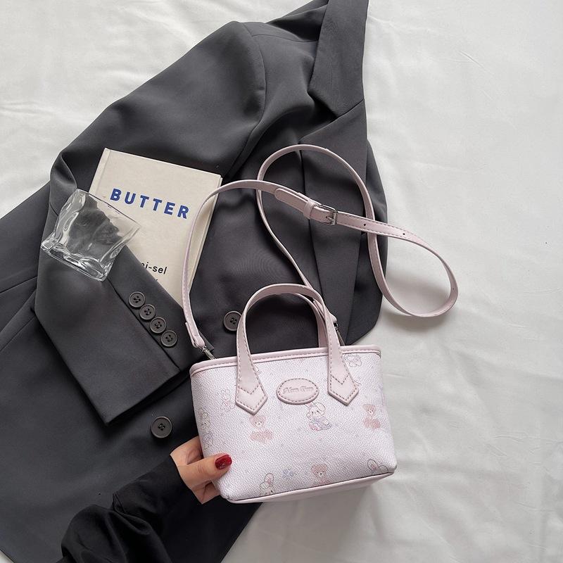 High-value Cute Handbag Bag Women's New Simple and Versatile Commuter Messenger Bag Going Out Small Bag