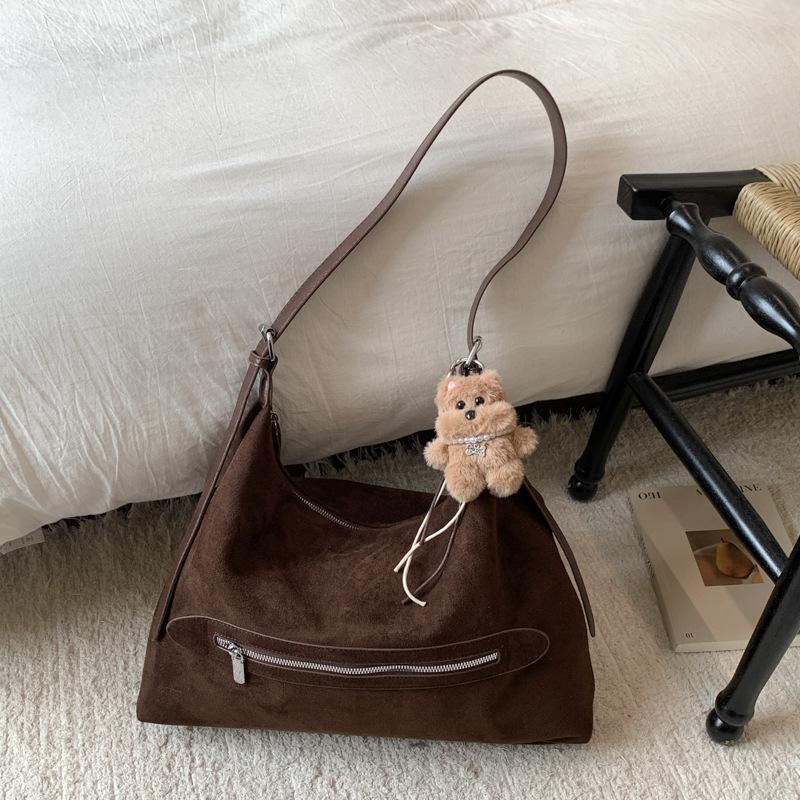 

Autumn and winter retro suede bag women s 2025 new large-capacity commuter tote bag Korean version fashion shoulder messenger bag no pendant