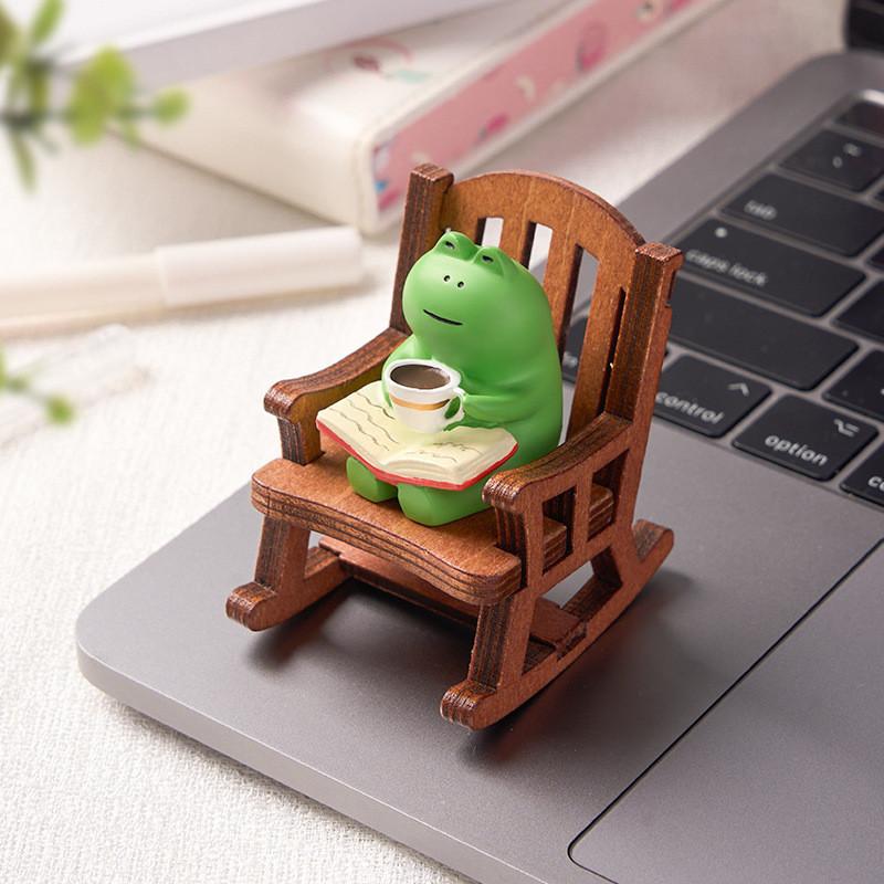 Cute Pvc Frog Rocking Chair Figurine For Desk Decor Charming Office Decoration Item