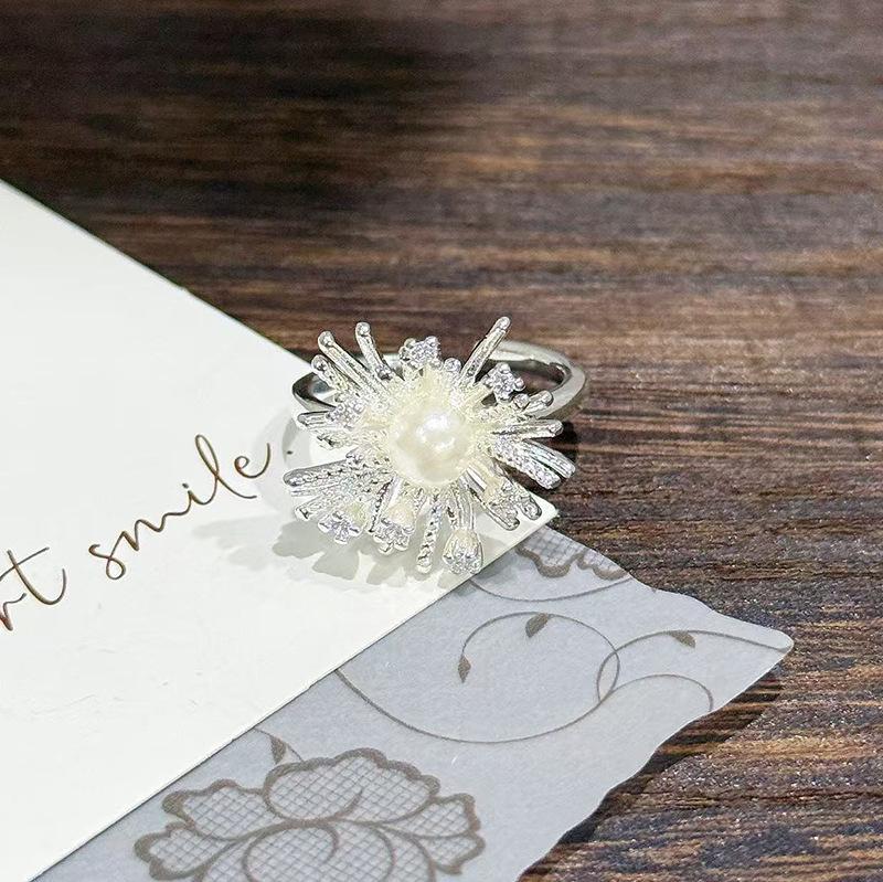 Fireworks Bright Trend Bead Inlaid Personality Ring Women'S Light Luxury Temperament Small Sugar Cube Cold Wind Index Finger Ring