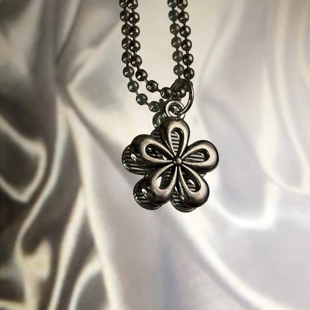 European and American Jewelry Daisy Flower Pendant All-match Clavicle Chain