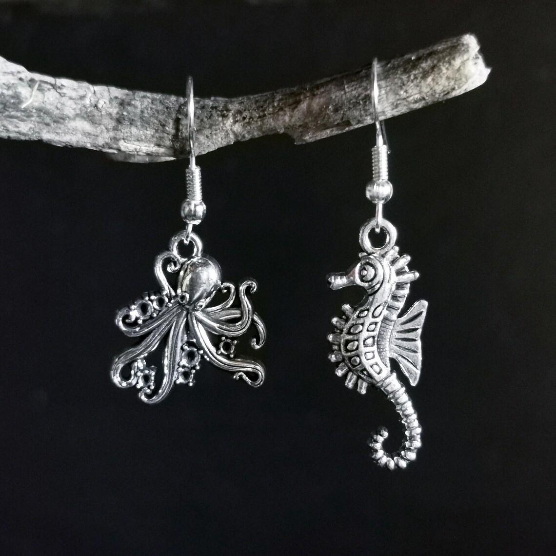 Goth Punk Octopus Seahorse Asymmetric Dangle Earrings for Women Retro Silver Tone Ocean Animal Beach Party Drop Earrings Jewelry