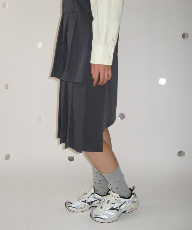Ronron Heart Pocket Half Pleated Dress Gray