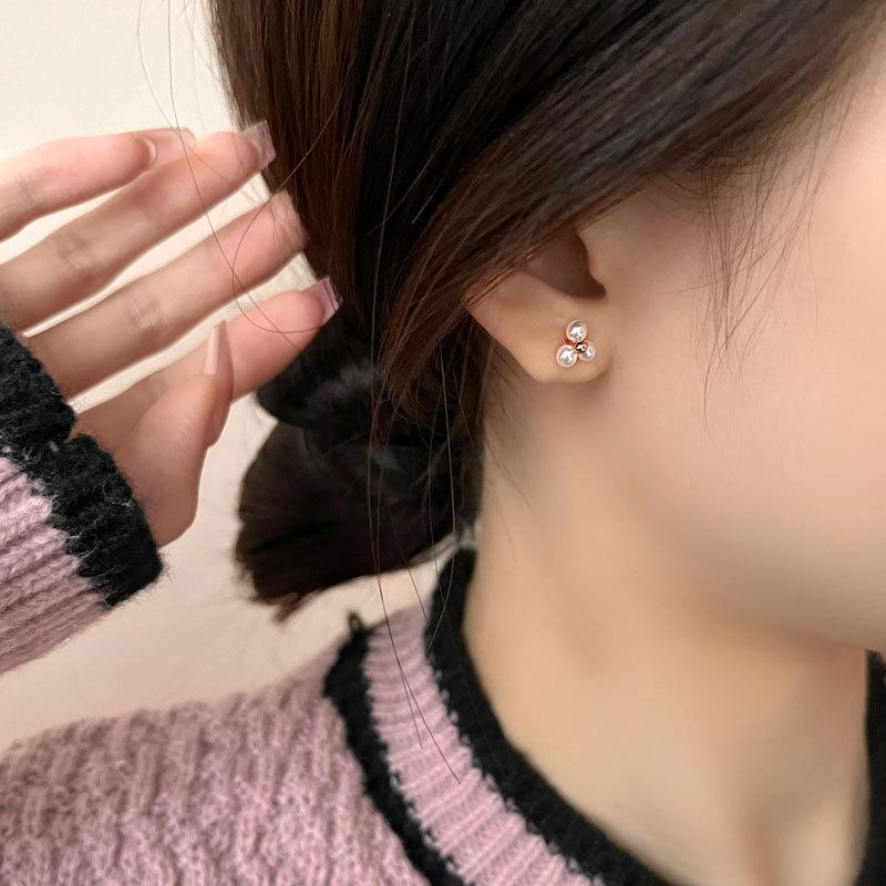 Three Pearl Earrings Small Mini Earrings French Retro Pearl Earrings Elegant and Fashionable