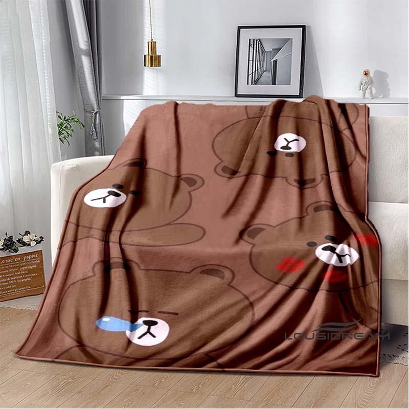 The BROWN & FRIENDS blanket is crafted from flannel material, offering a fluffy, soft, warm, and comfortable feel. Suitable
