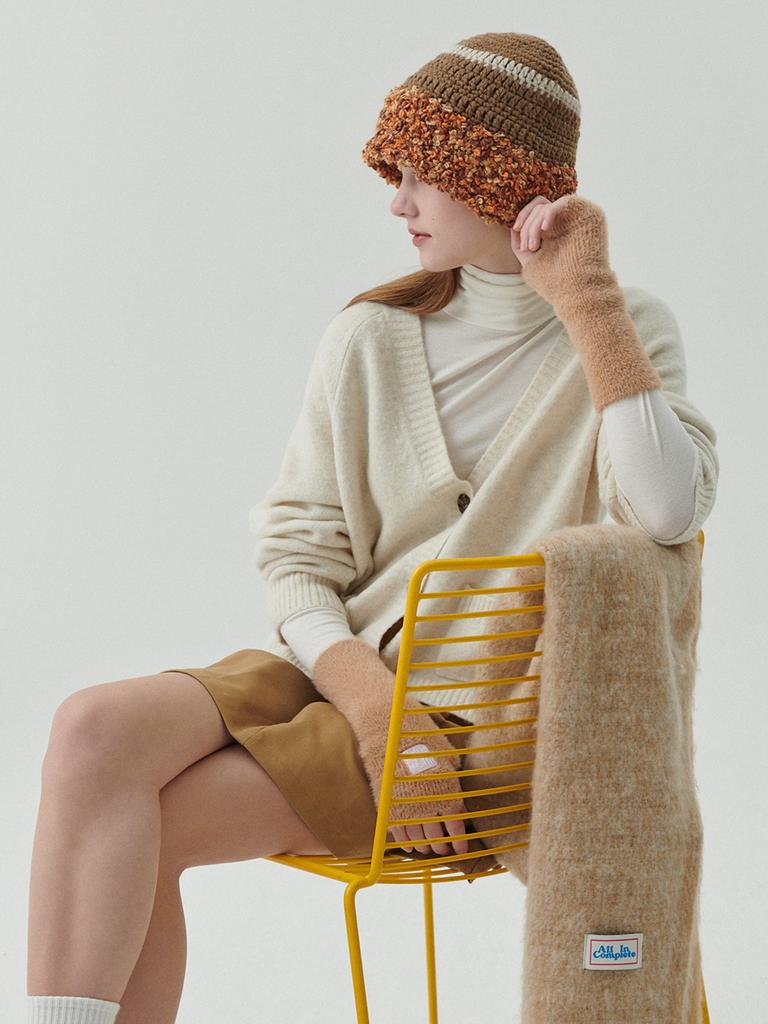 Olinkeompeulliteu Fluffy Ring Crochet Hat (Beige)