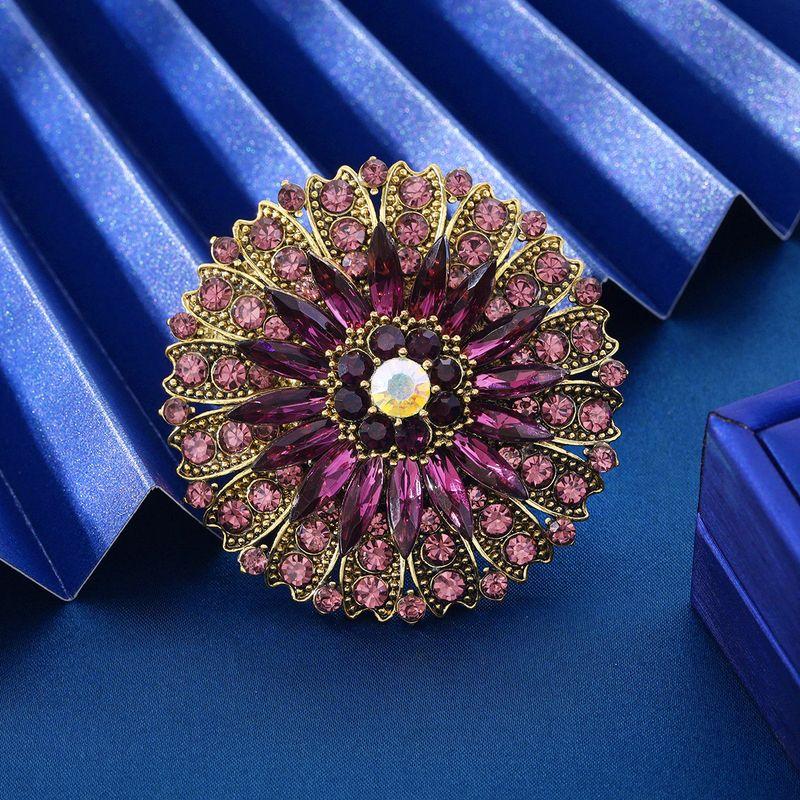 

Exaggerated and Unique Crystal Glass Flower Brooches for Women, Elegant Sunflower Clothing Pins, Wholesale Ancient Gold, Purple
