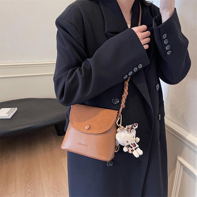 Annual Bag Women's Shoulder Bag This Year 2025 Casual Winter Messenger Bucket Bag Versatile Popular Texture