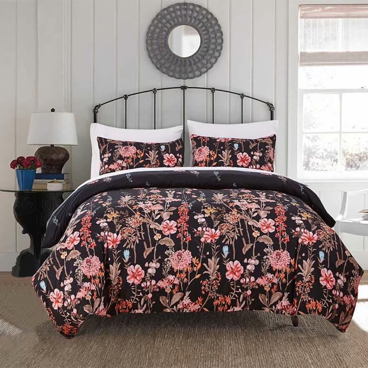 Printed Three-Piece Bedding Set: Quilt Cover and Bed Sheet