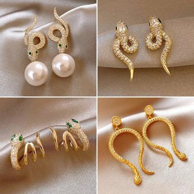 Super Flash Diamond-set Snake Stud Earrings Women's Personality Creative Light Luxury Temperament Earrings New Natal Year Snake Year Earrings