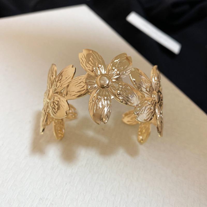 Metal Texture Geometric Flower Opening Bracelet Cold Wind Trend Personality Temperament Bracelet Design Sense Niche Jewelry