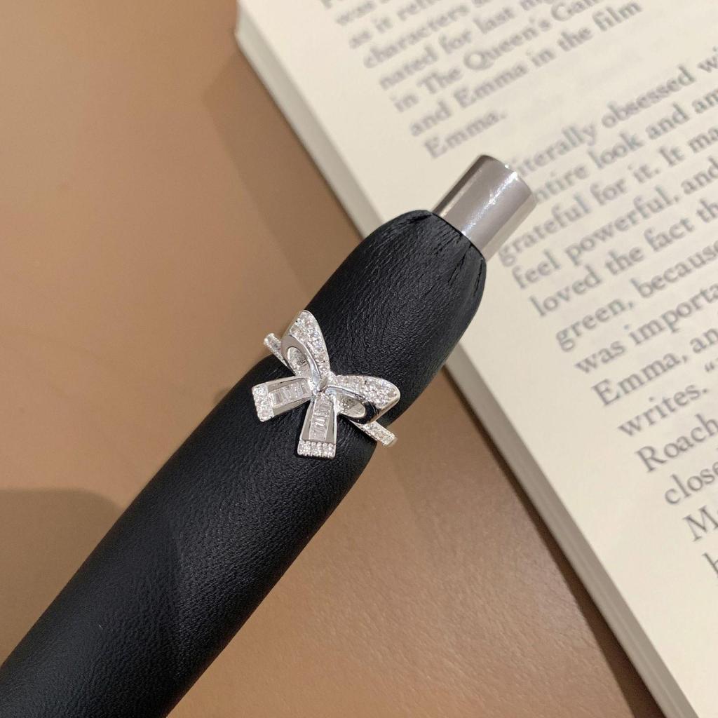 Elegant Adjustable Bow Ring for Women - Fashionable & Versatile Index Finger Accessory