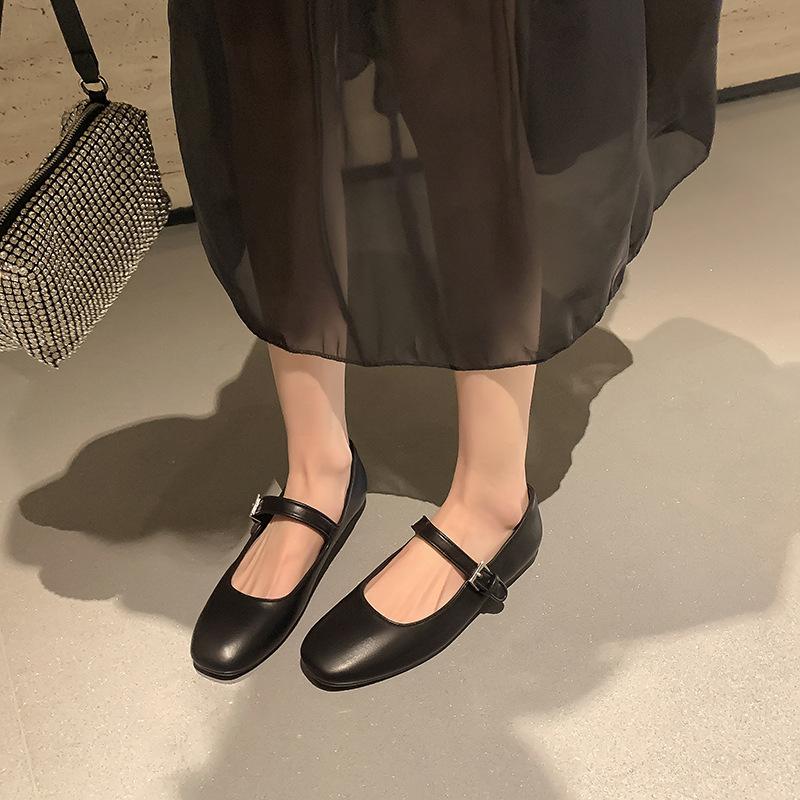 2025 spring new one-word buckle with shallow mouth flat-soled single shoes small square head retro soft leather soft sole Mary Jane women's shoes