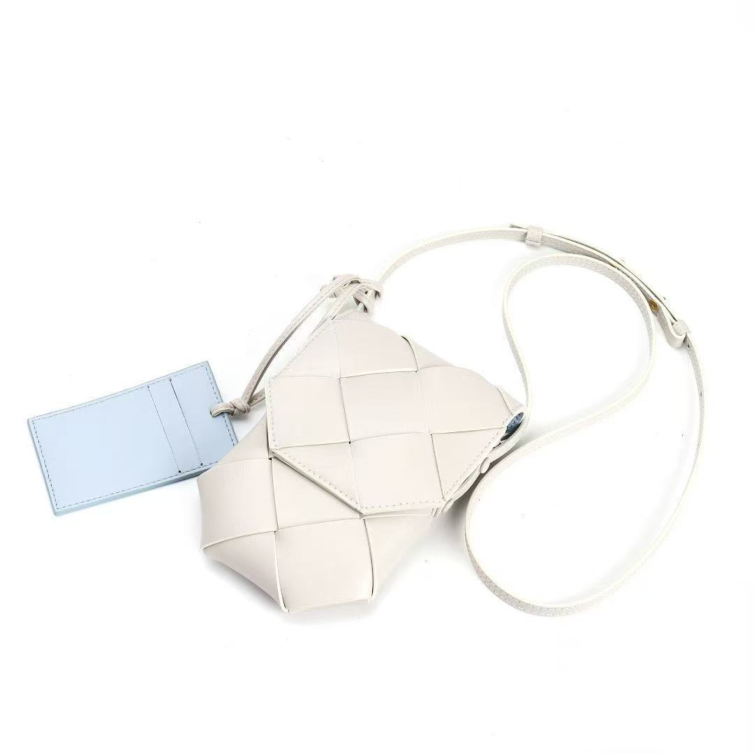 

Сумка для телефона из натуральной кожи 2025 года, новая женская сумка из плетеной сетки, мини-сумка для телефона на одно плечо, кроссбоди, версия унисекс 13x1x19.5cm белый