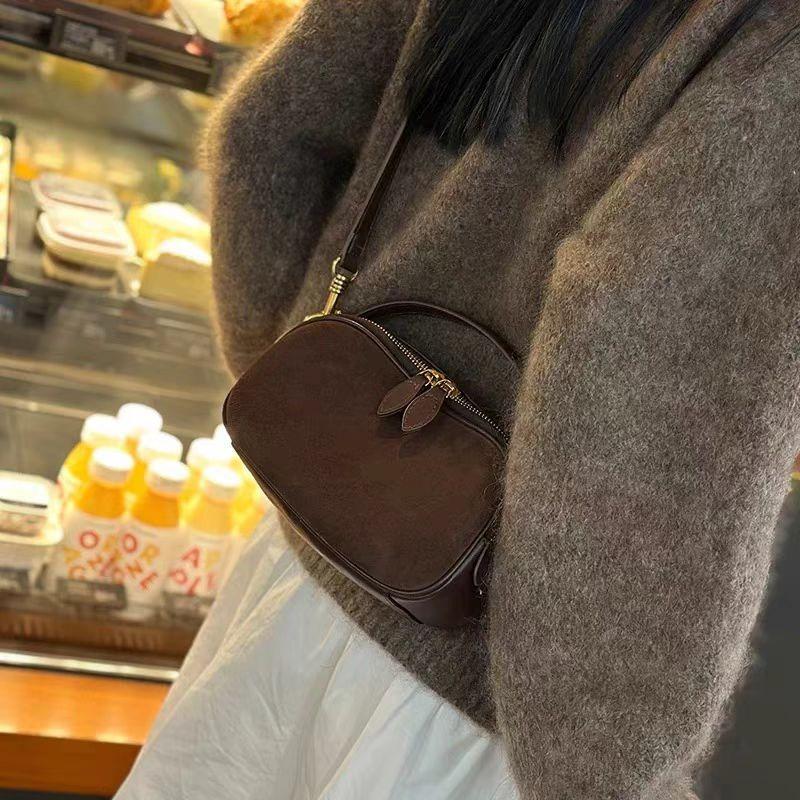 Small Bag Women's Handbag Autumn and Winter New Messenger Bag Hand Carry Fashionable Cowhide Versatile Leather Retro Women's Bag
