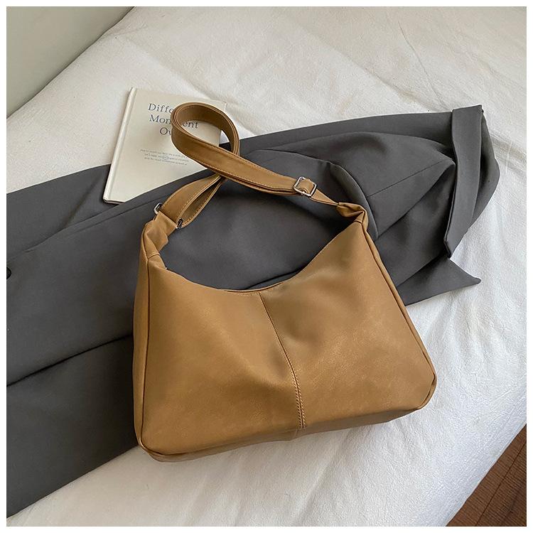 Fashionable large capacity crossbody bag winter new high-value tote bag shoulder bag commuter underarm bag