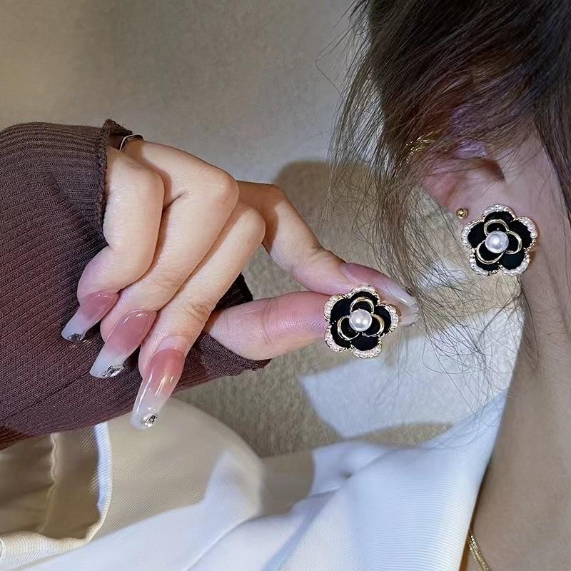 Black Camellia Stud Earrings Temperament Flower Pearl Earrings For Women Party Elegant Jewelry Accessories Girls Gift