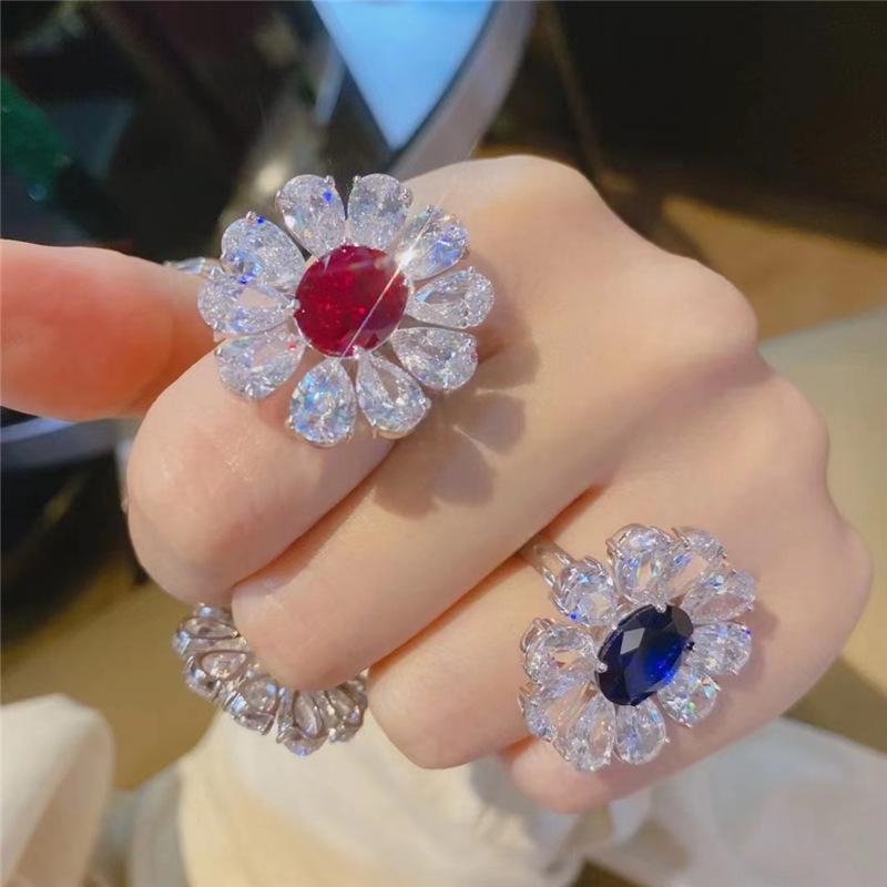 Luxurious Women's Sparkling Gemstone Ring: Adjustable, Zircon-Studded, Fashionable & Versatile for a Chic Look.