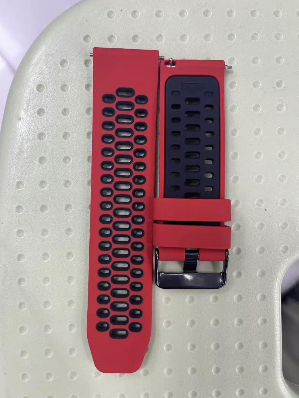 

Двухцветный силиконовый дышащий ремешок для спортивных часов Suunto 7D5 и 9 Spartan 24mm чёрный/красный