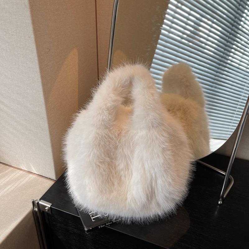 Plush Bag Women's Autumn and Winter Versatile New Casual Fluffy Handbag High-end Dumpling Bag
