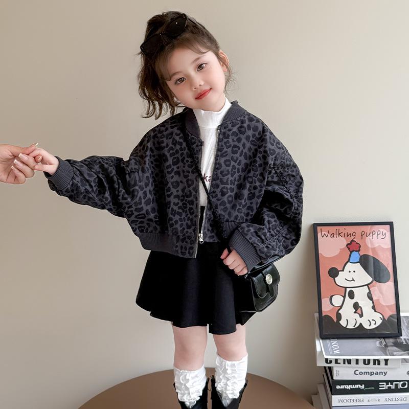 Girls' Stylish Leopard Print Jacket - Autumn 2025 Trend