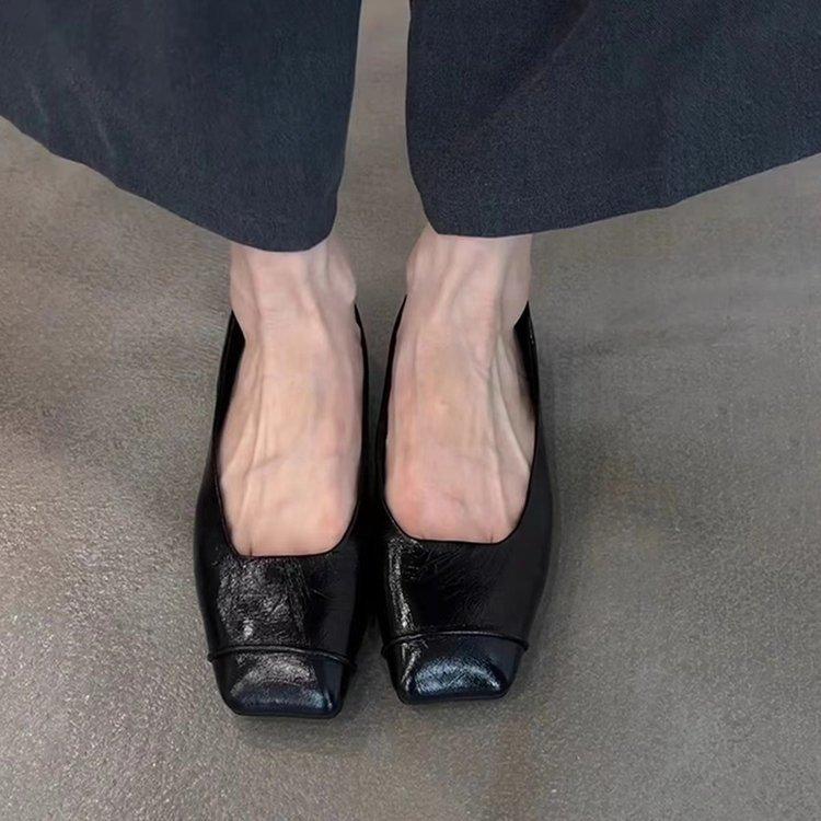French niche ballet shoes are beautiful, black super soft flat-soled single shoes 2025 autumn square head shallow mouth versatile single shoes women