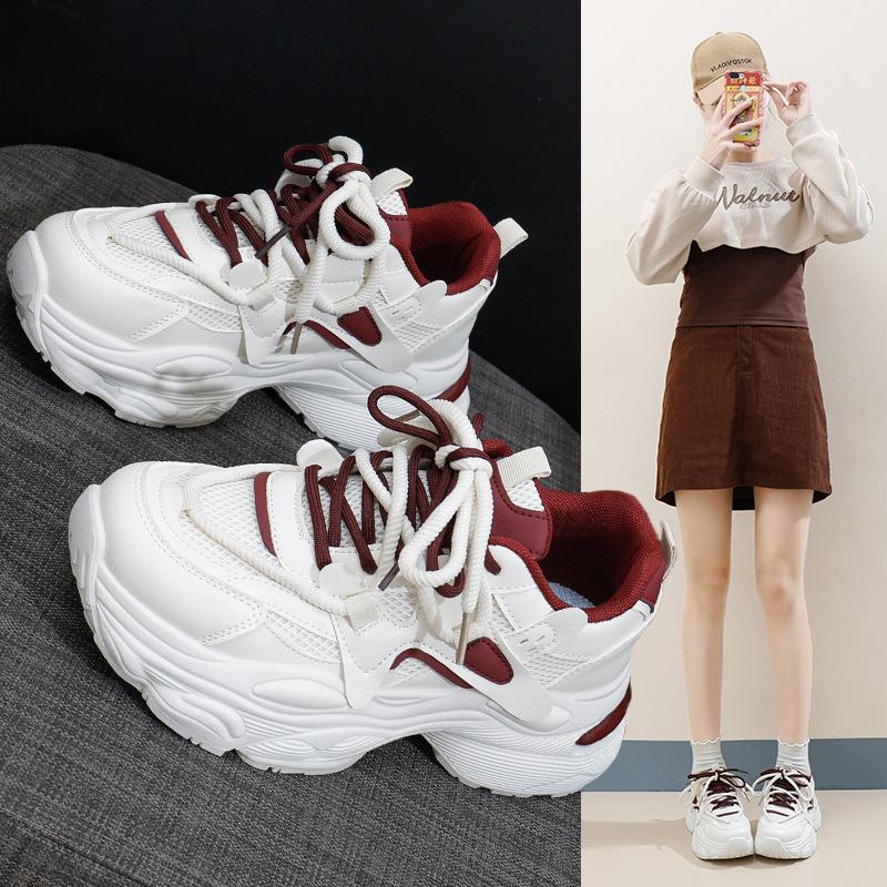 Step on shit dad shoes women 2025 new winter casual thick-soled non-slip sports shoes versatile height-enhancing little white shoes