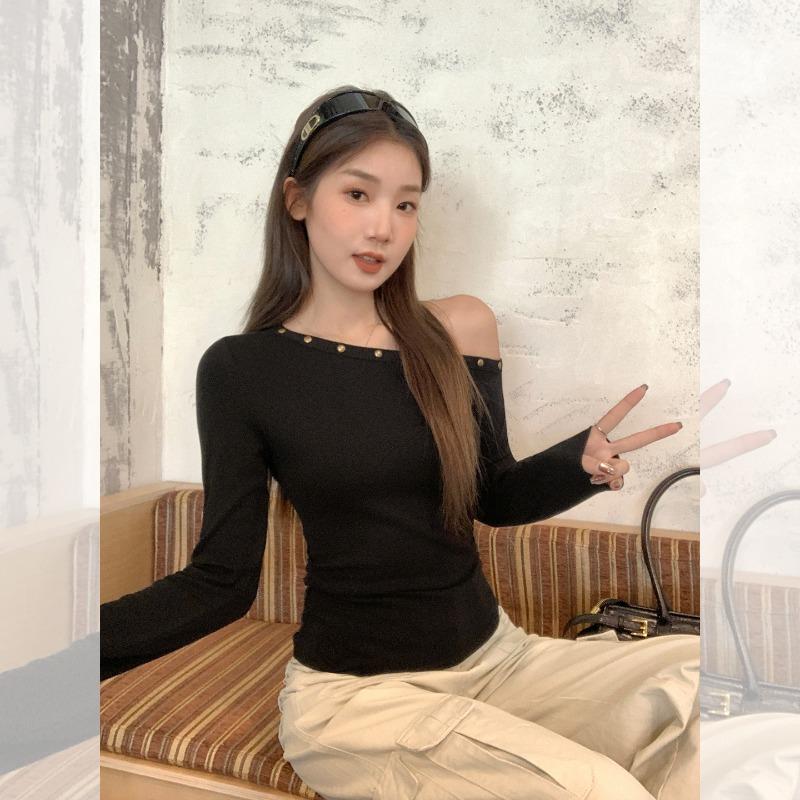 Autumn new style off-the-shoulder slim-fit black long-sleeved T-shirt women, fashion hot girls sexy all-match pullover top